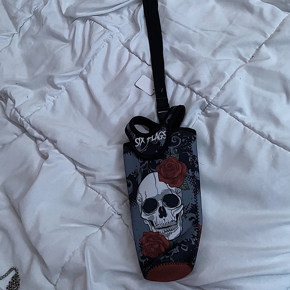 water bottle holder from sixflags brand new